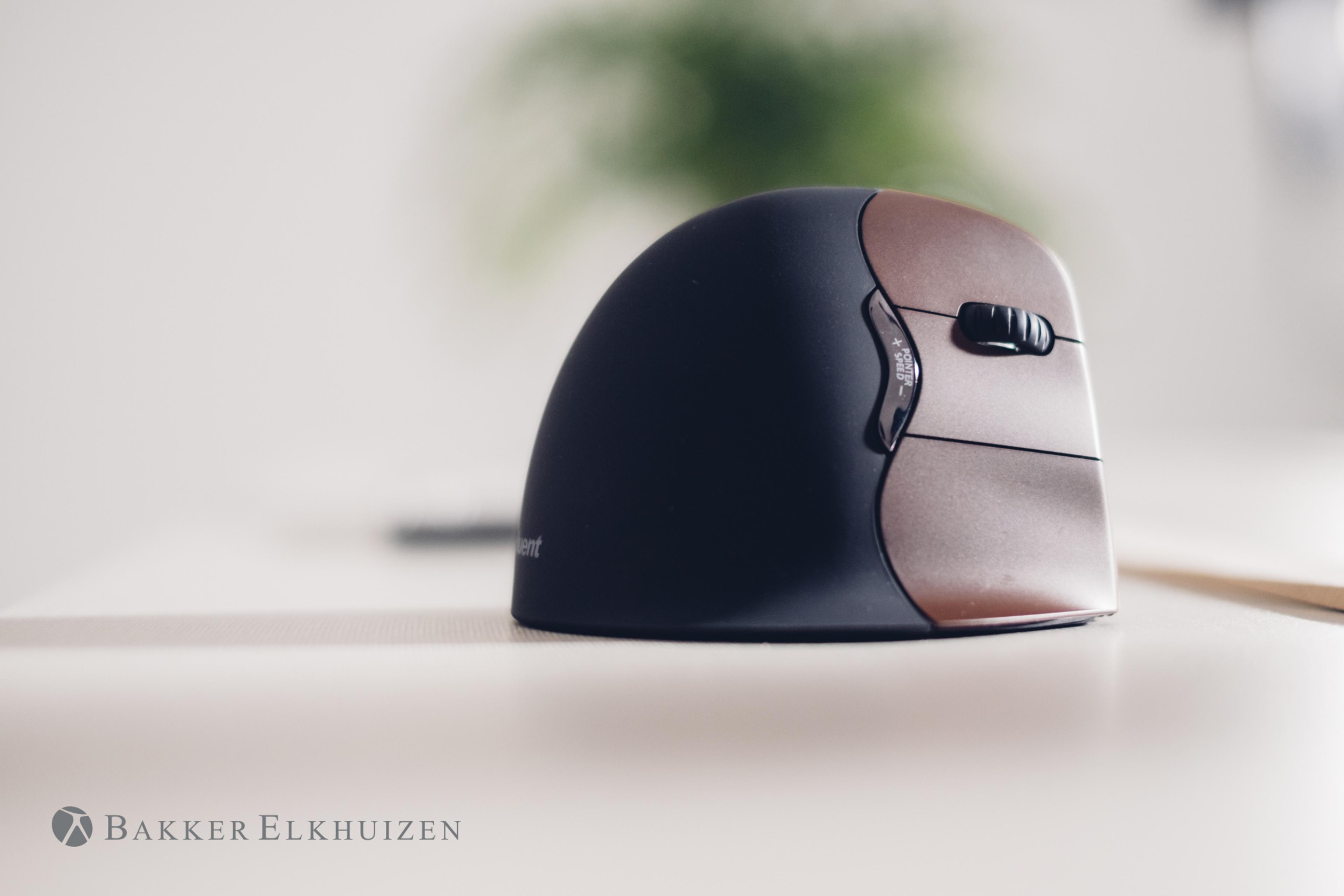 Bakker Evoluent 4 Vertikalmaus S rechts