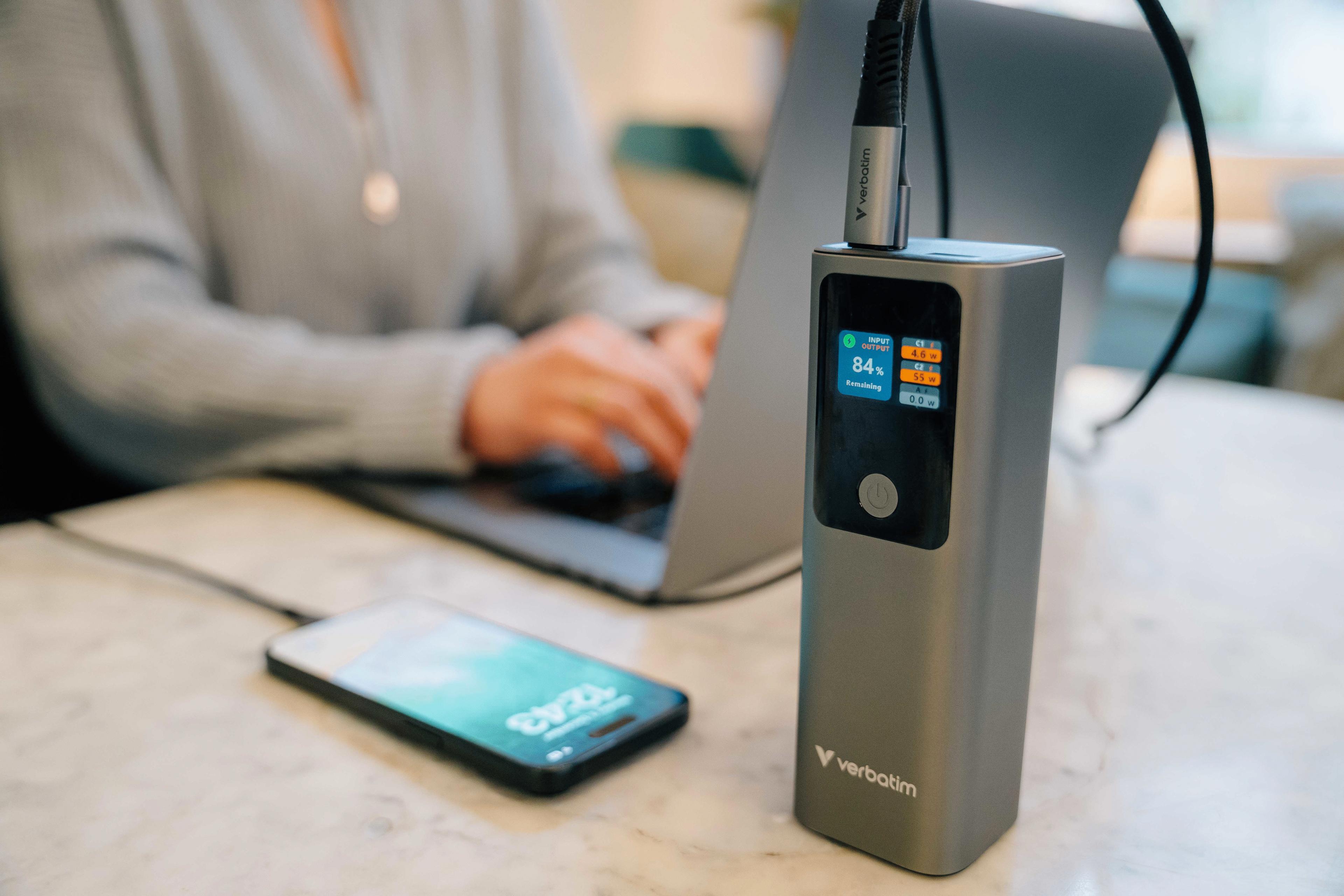 Powerbanka Verbatim 27.000mAh USB šedá