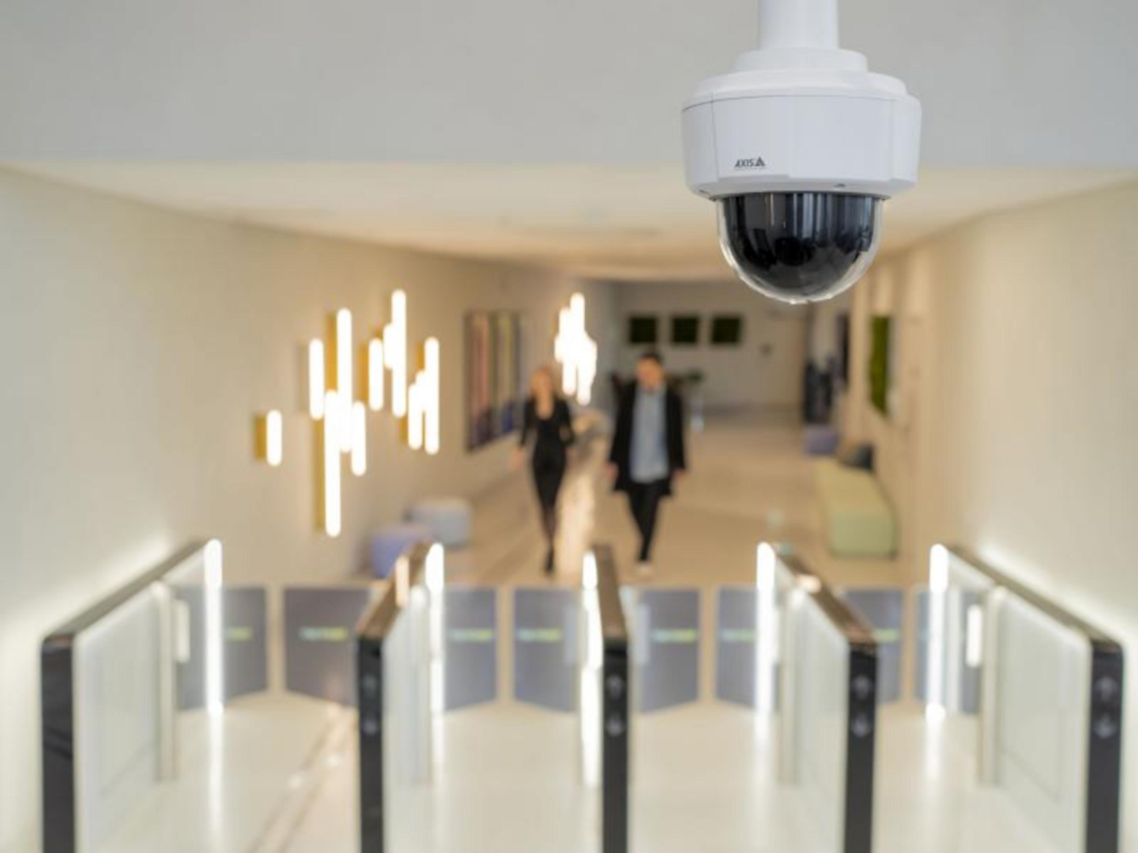 AXIS M5526-E PTZ Network Camera