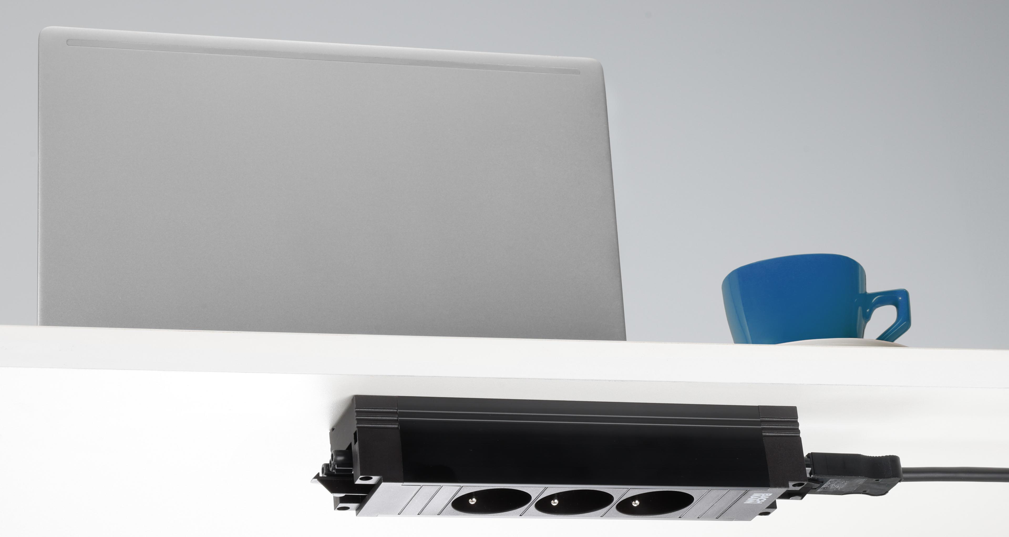 Multiprise STEP BASE x3 GST18