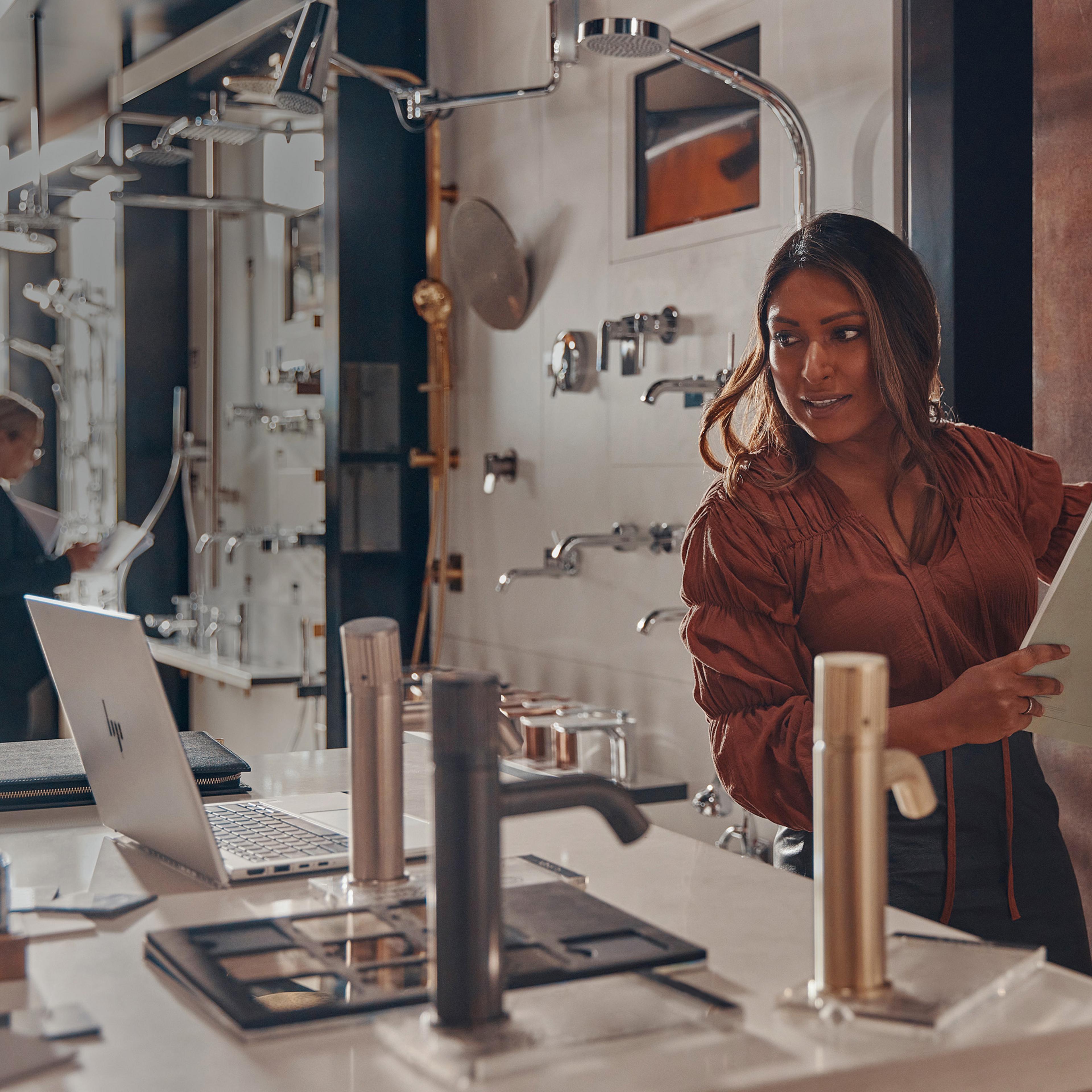 HP EliteBook 860 G10 i5 16/512GB