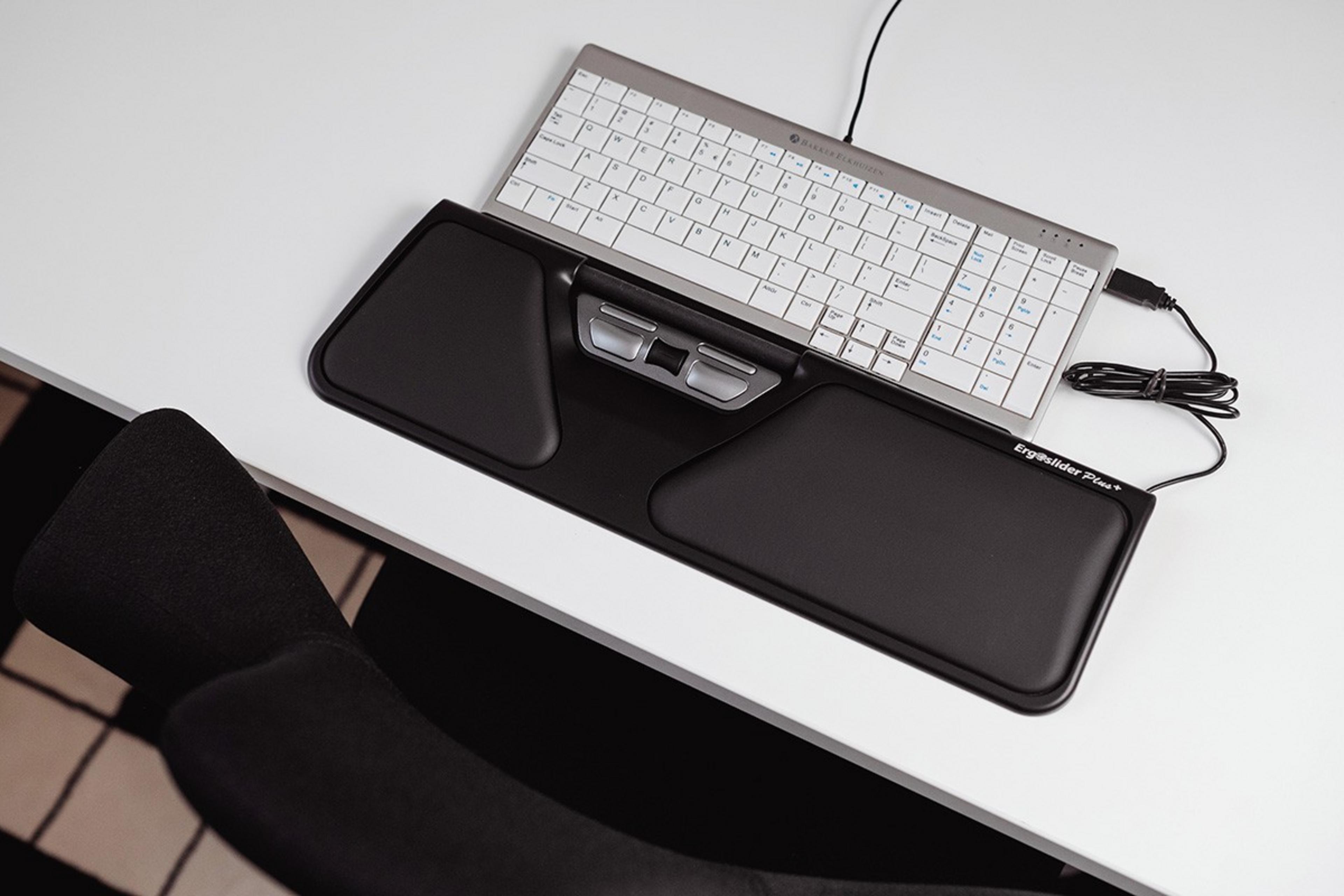 Bakker ErgoSlider Plus Wrist Rest Black