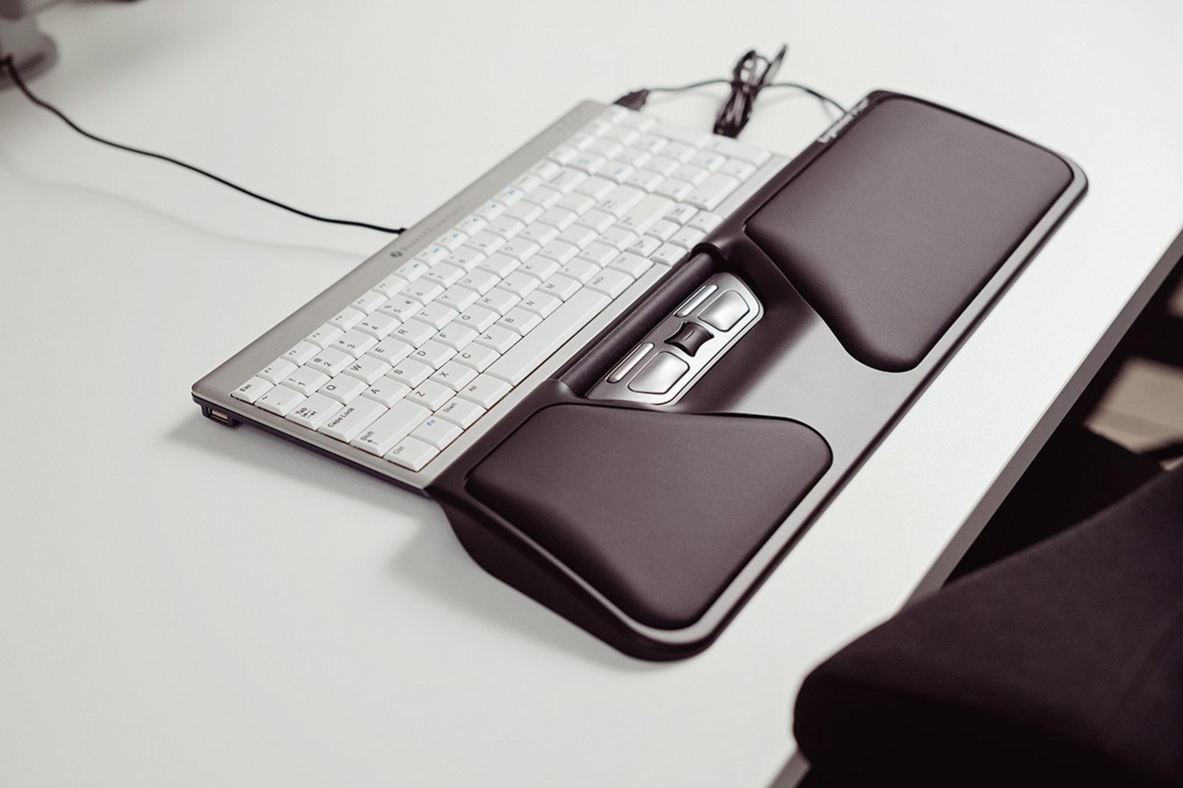 Bakker ErgoSlider Plus Wrist Rest Black