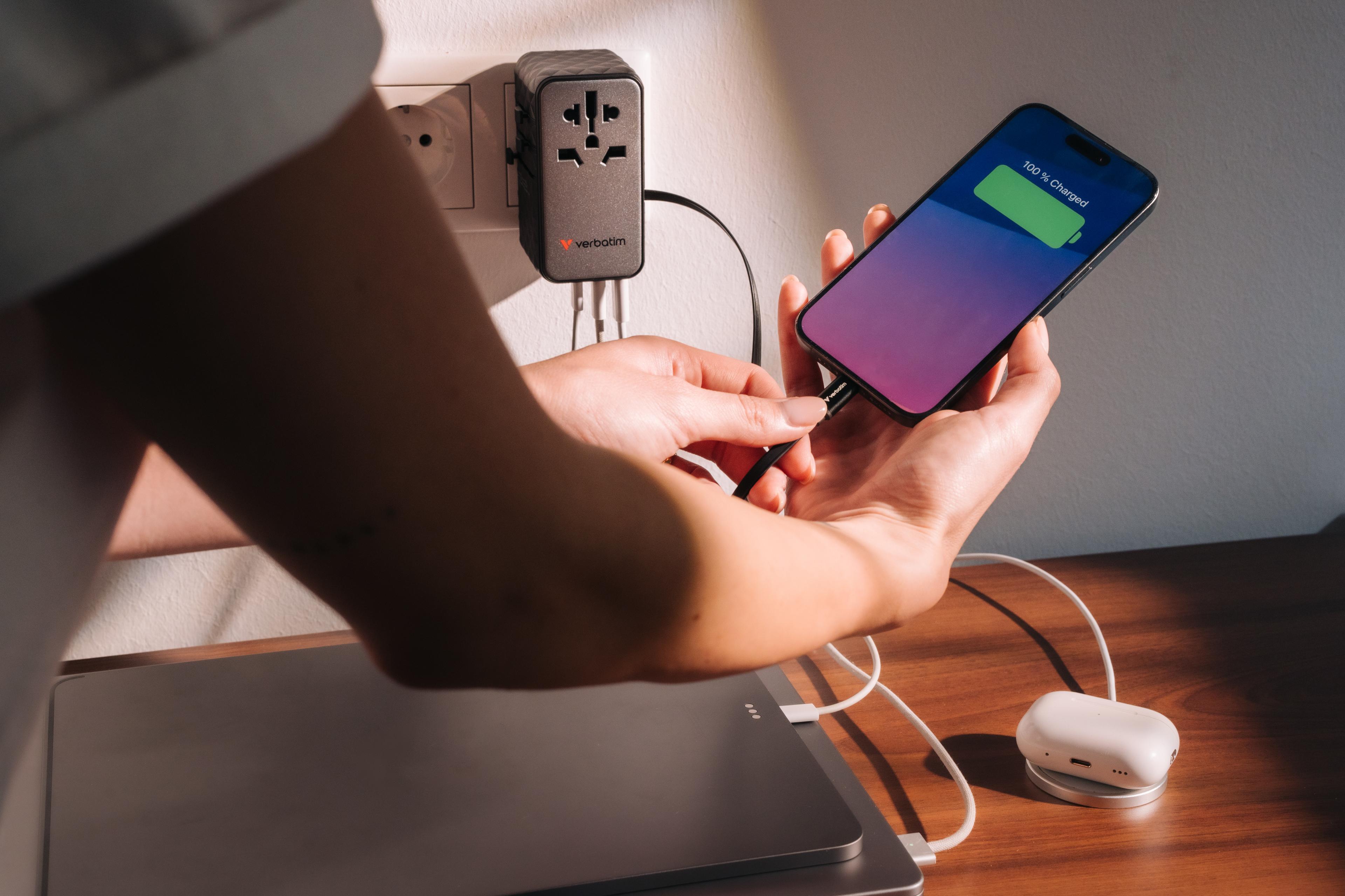 Verbatim World+5x USB GaN Travel Adapter