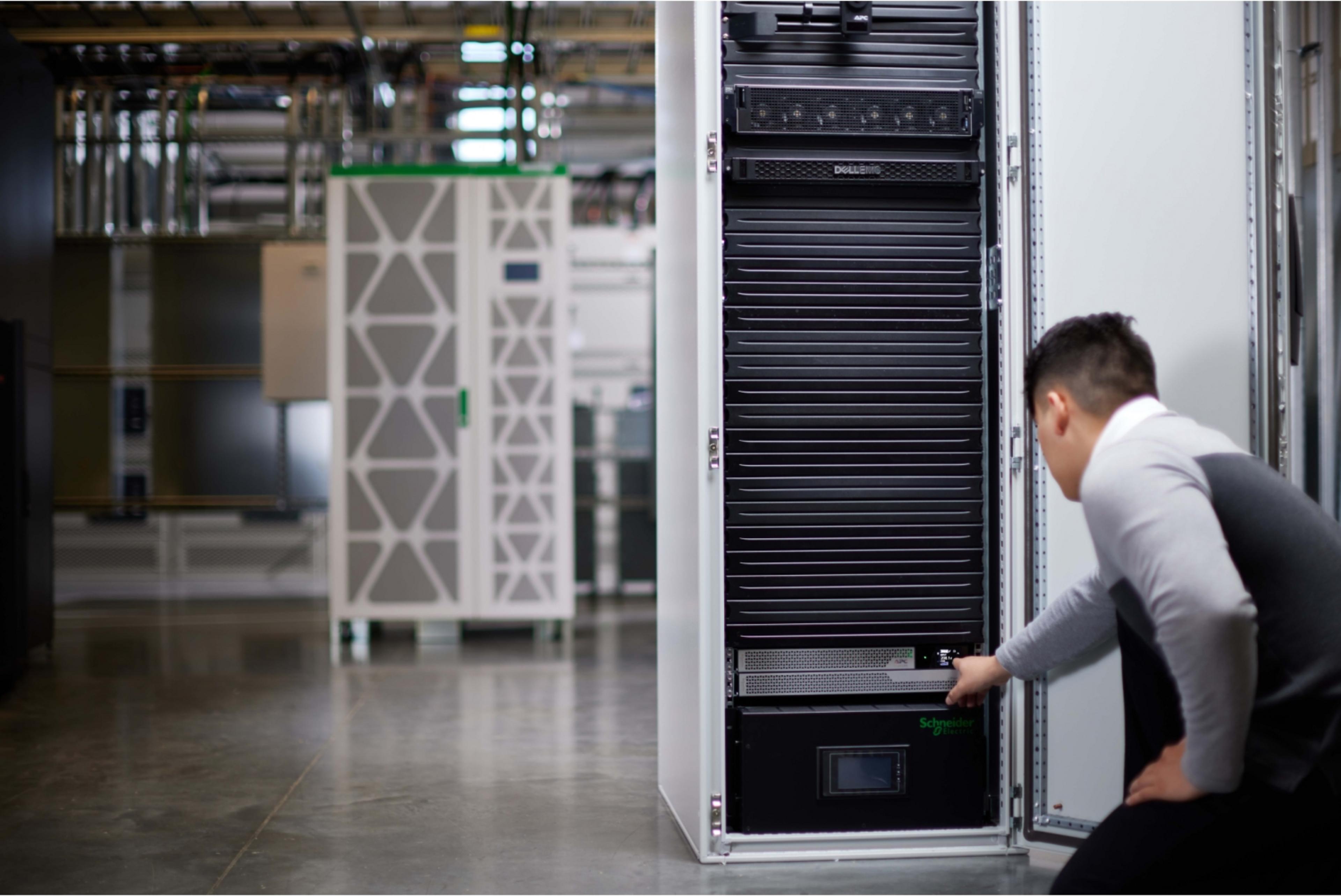 APC Smart-UPS SRT Li-Ion 5000VA 230V