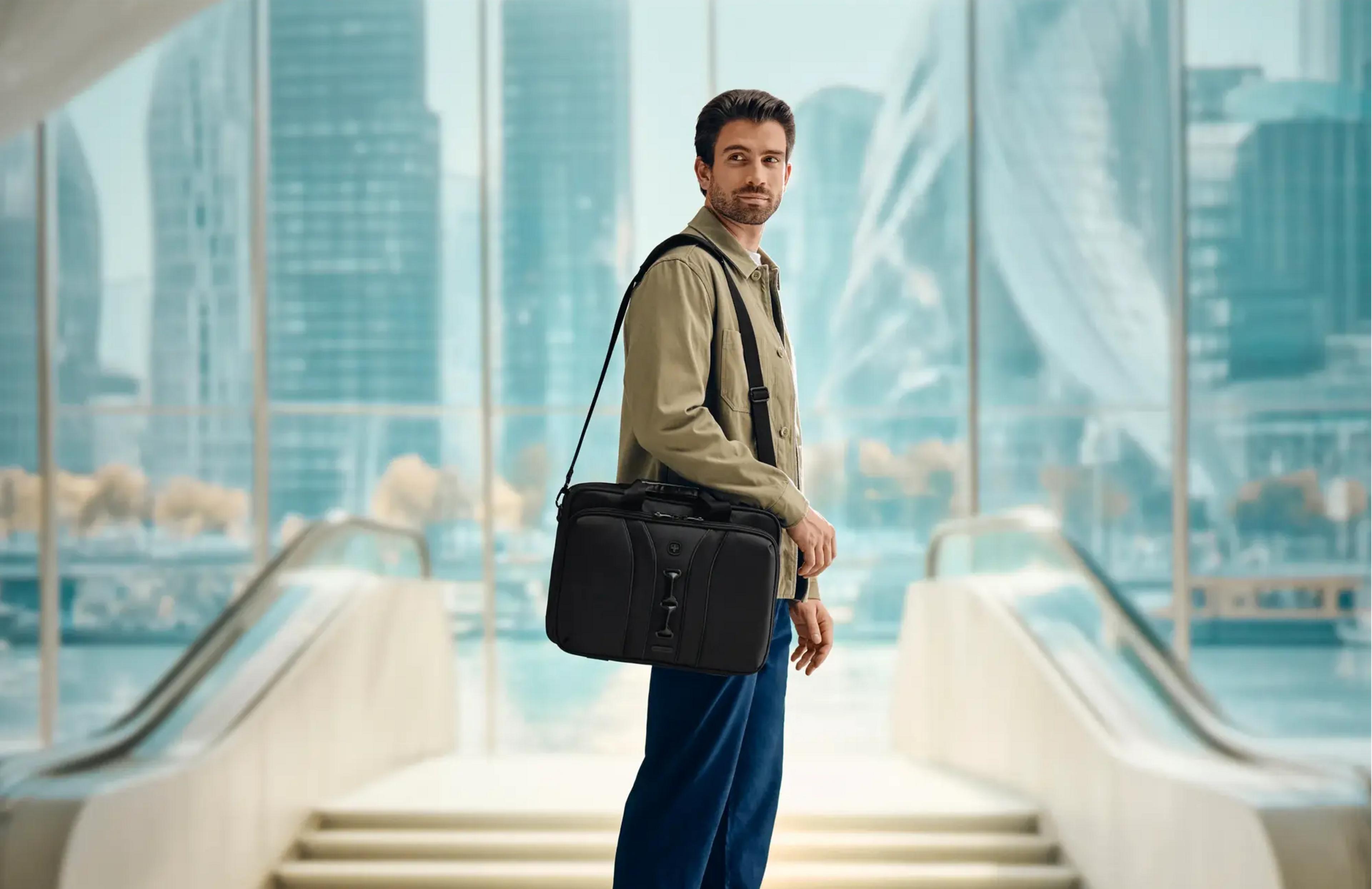 Wenger Legacy Black 16" Case