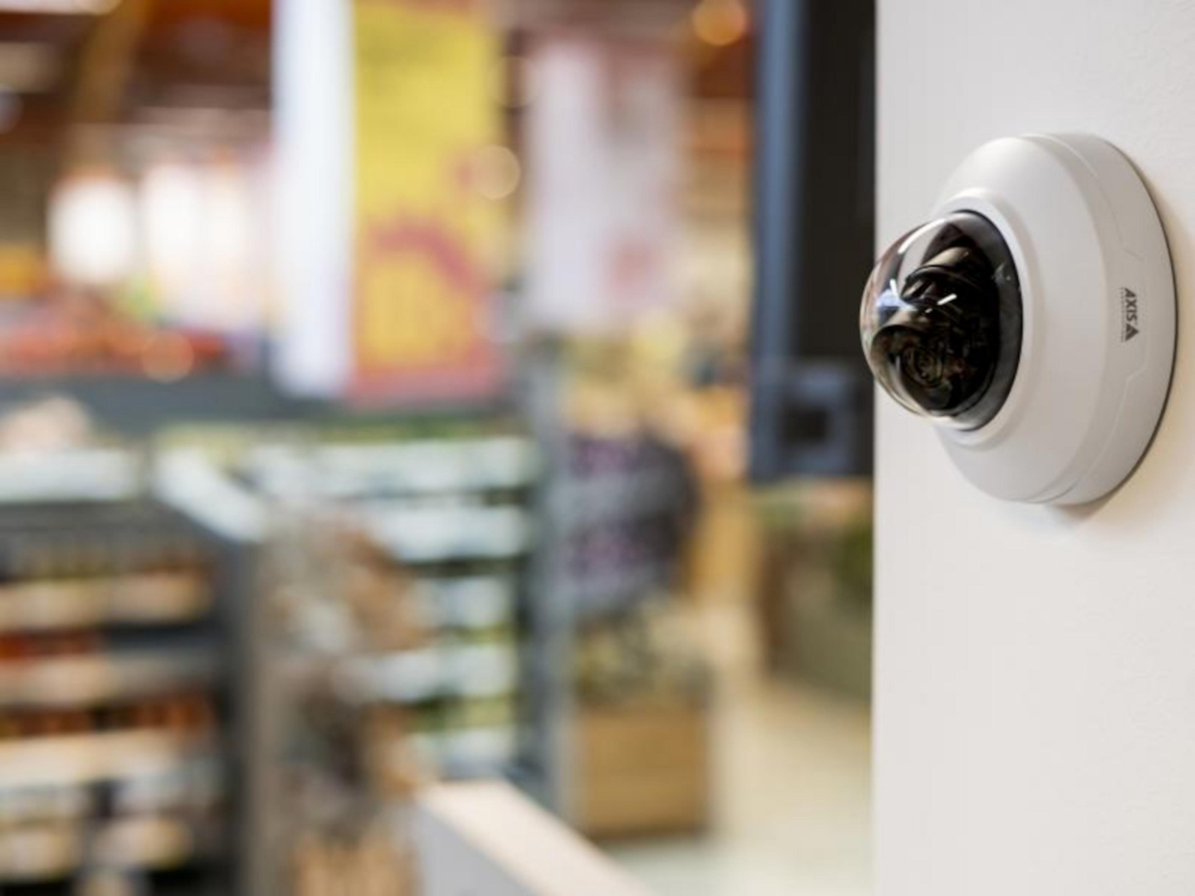 AXIS M4218-LV Network Camera