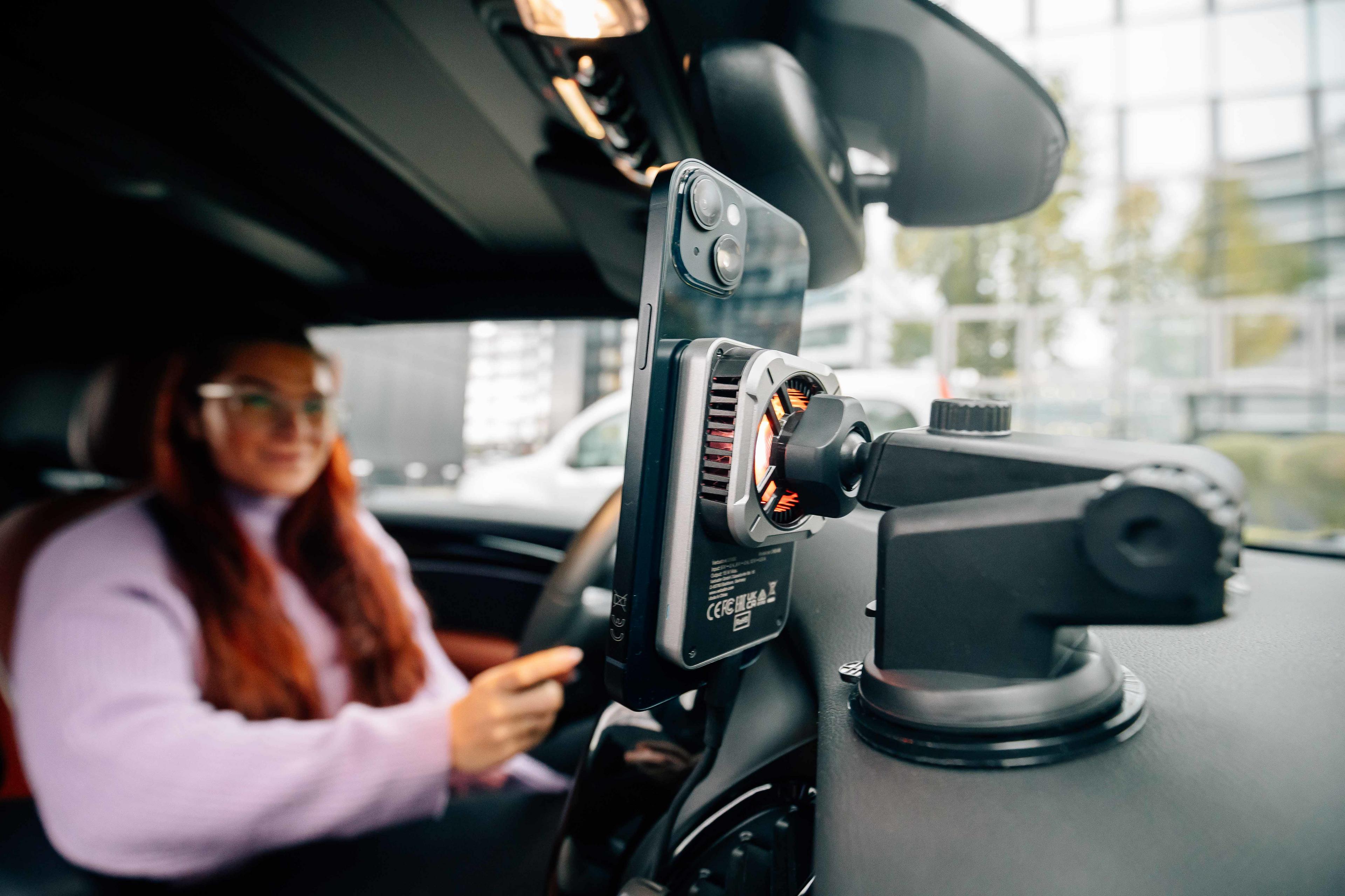 Fixation véhicule Verbatim QI