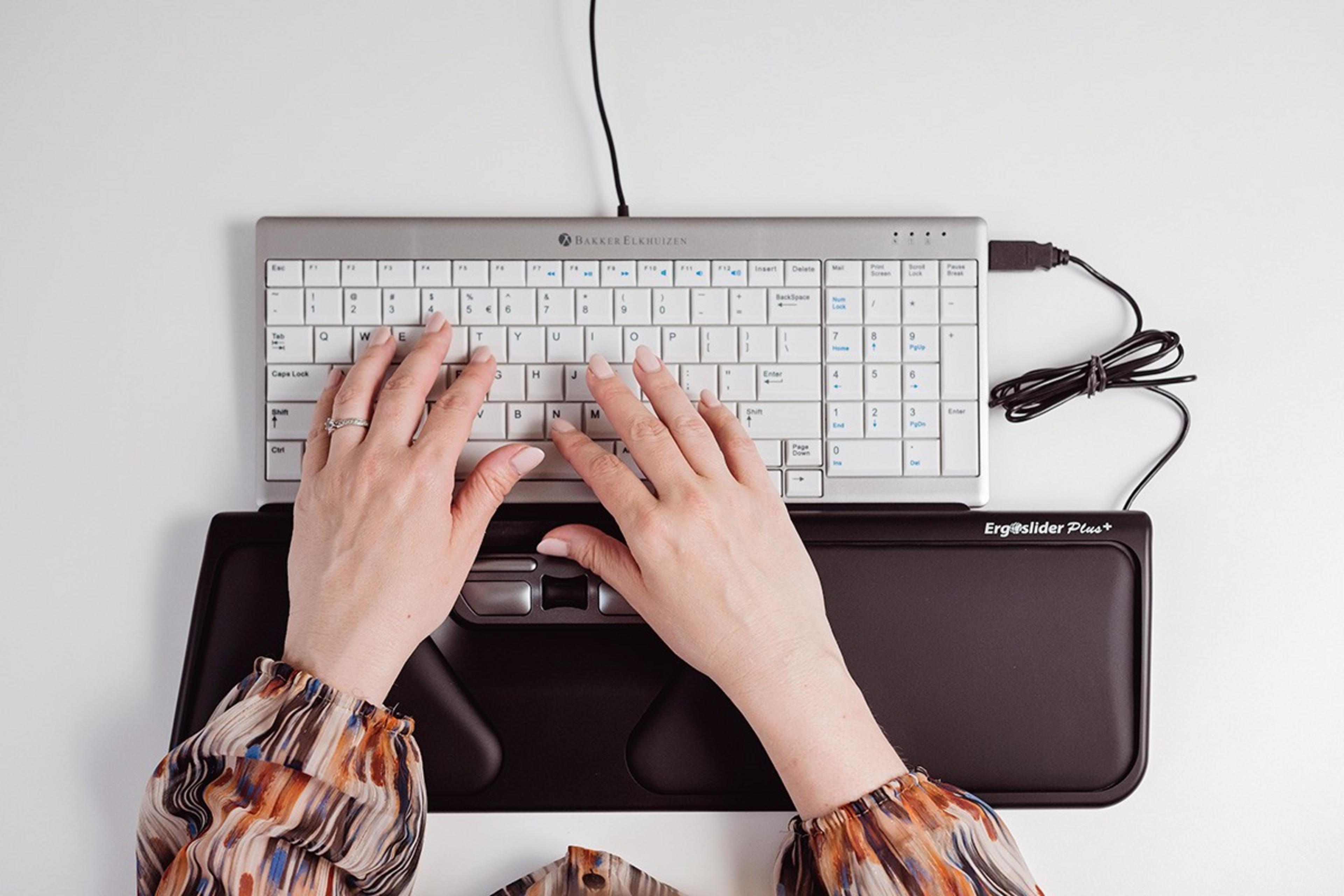 Bakker ErgoSlider Plus Wrist Rest Black