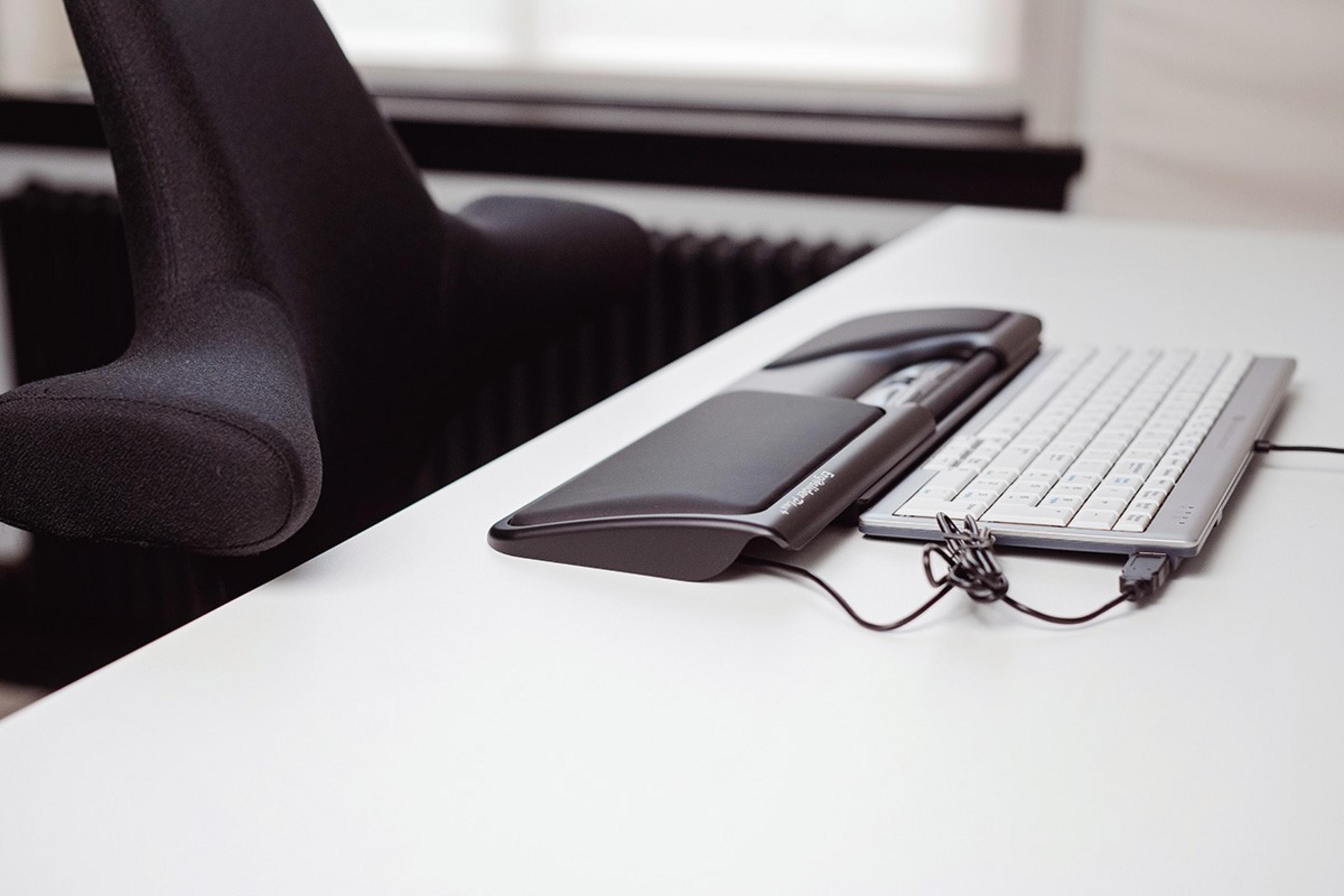 Bakker ErgoSlider Plus Wrist Rest Black