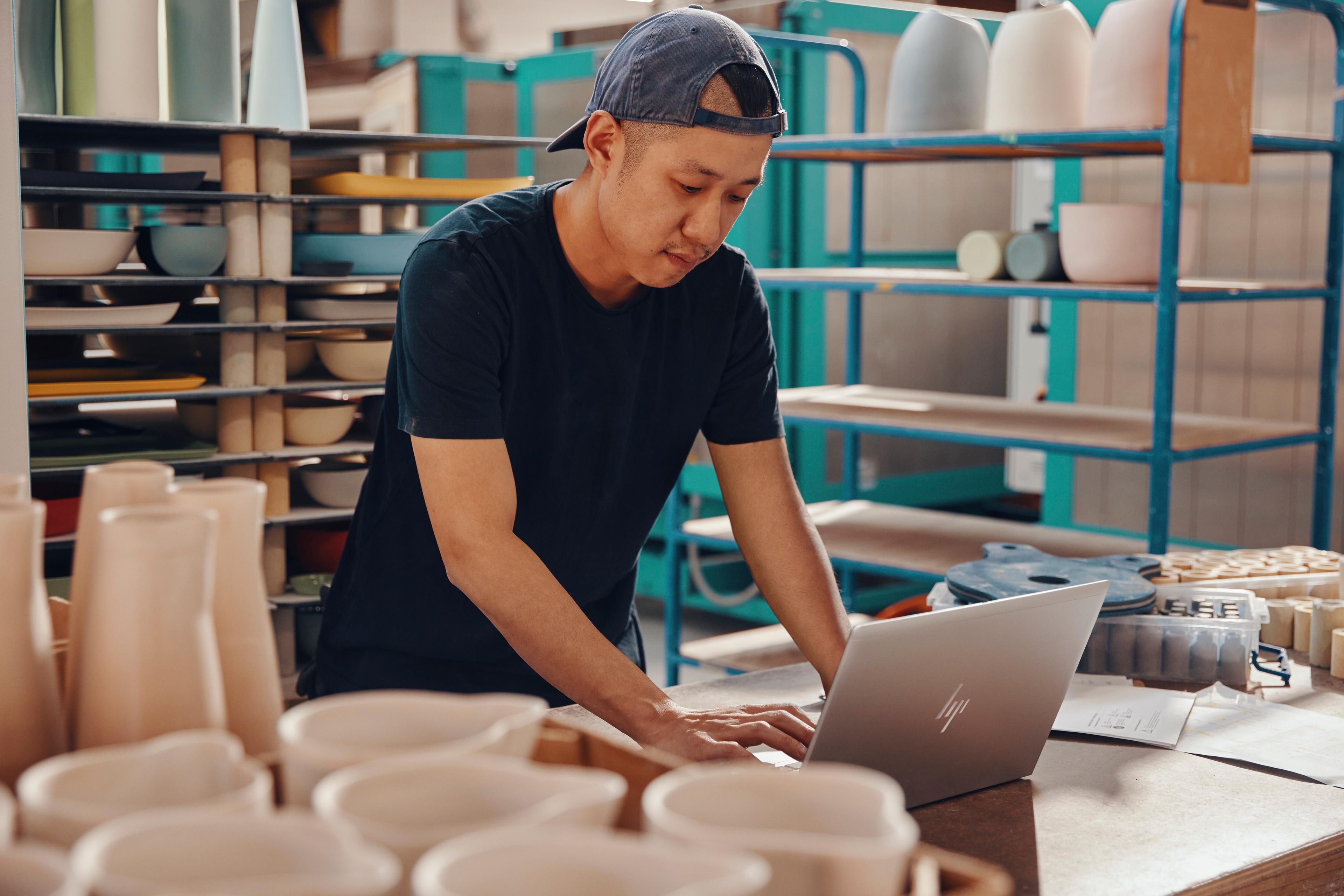 HP EliteBook 645 G10 R5 8/512GB NFC