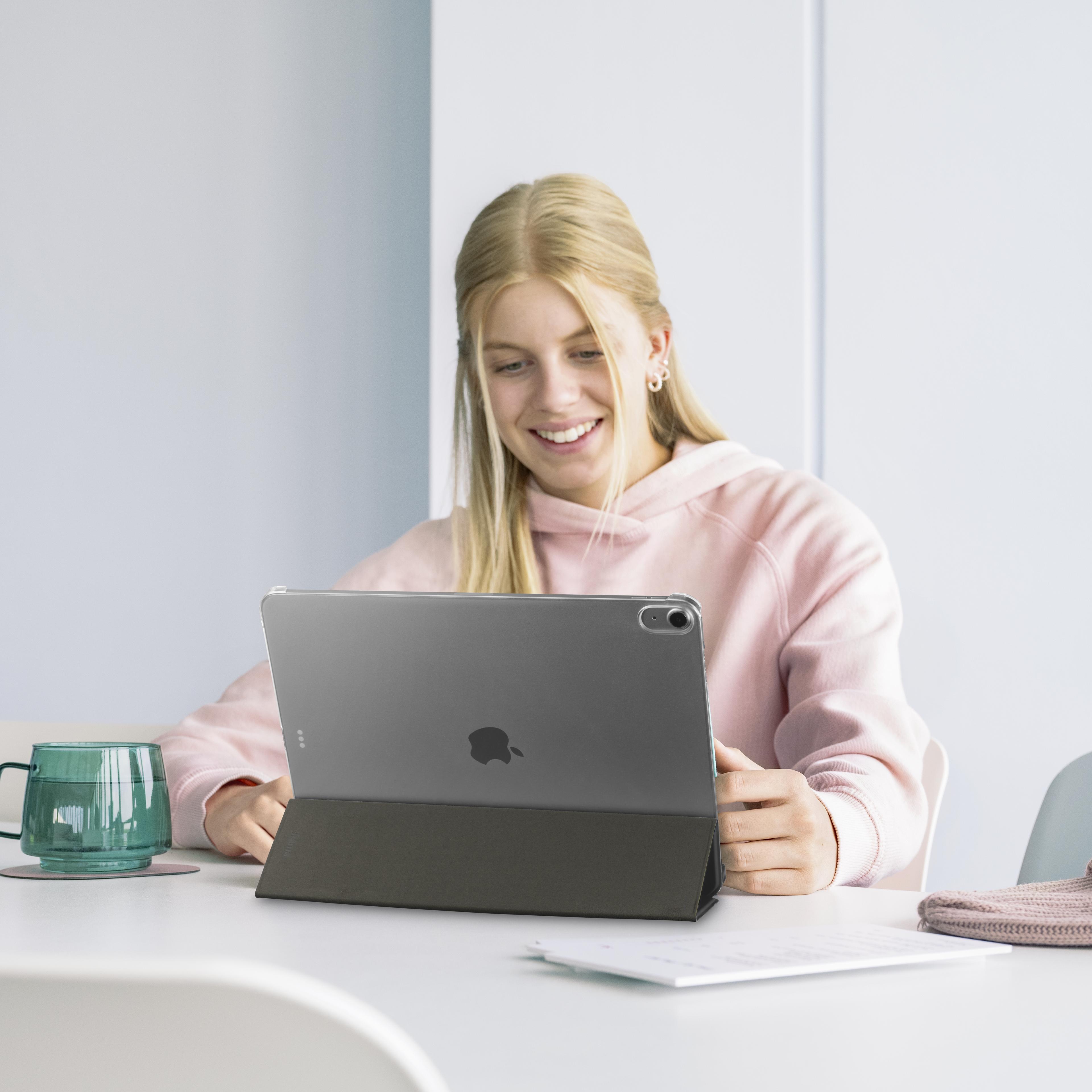 Hama Fold Clear iPad 11" (2025) Case