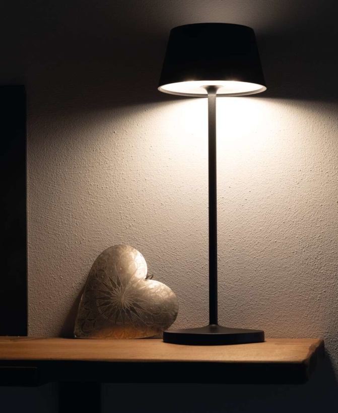 Lampe LED MAULnina régl. + station rech.