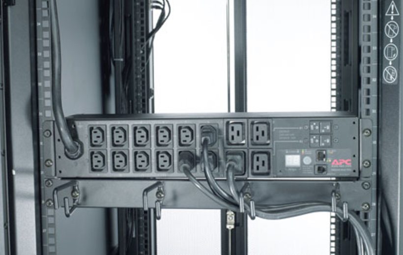 PDU con medidor, monofás. 32A IEC309