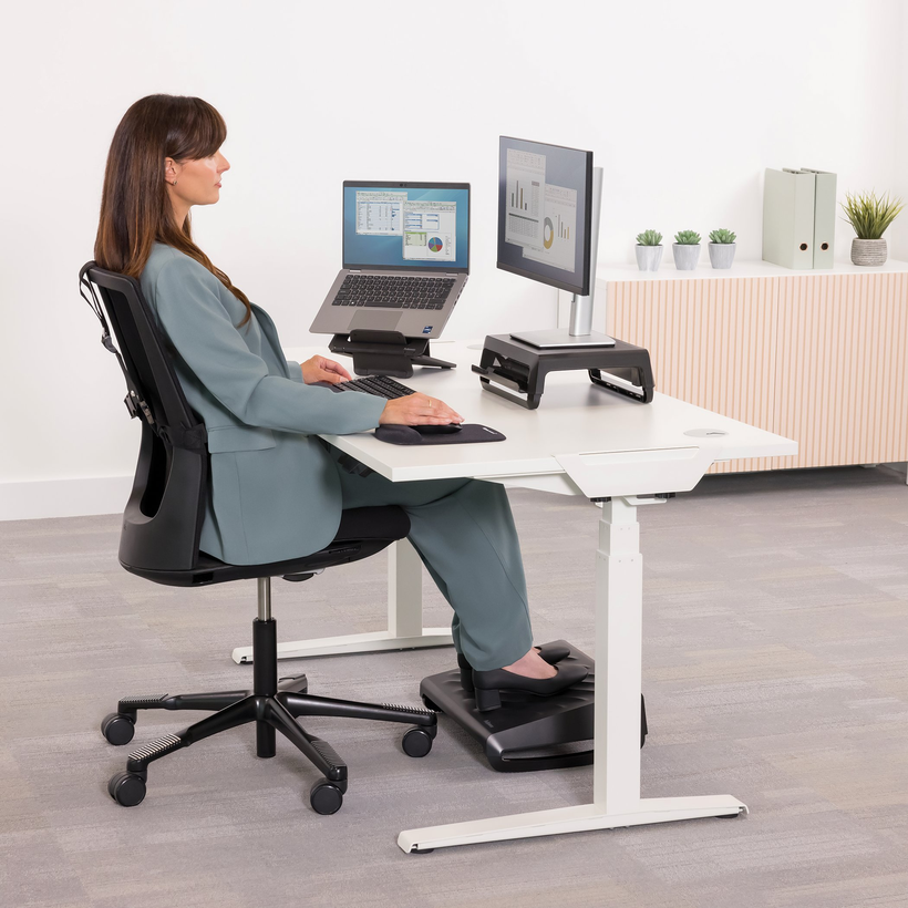 Fellowes Breyta Adjustable Footrest