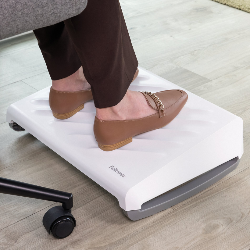 Fellowes Breyta Adjustable Footrest